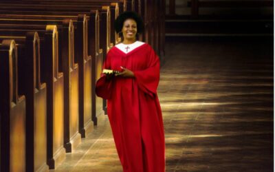 Are Women's Clergy Robes and Priests' Attire Alike?
