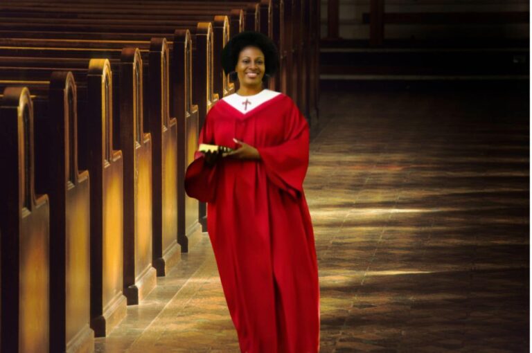 Are Women's Clergy Robes and Priests' Attire Alike?